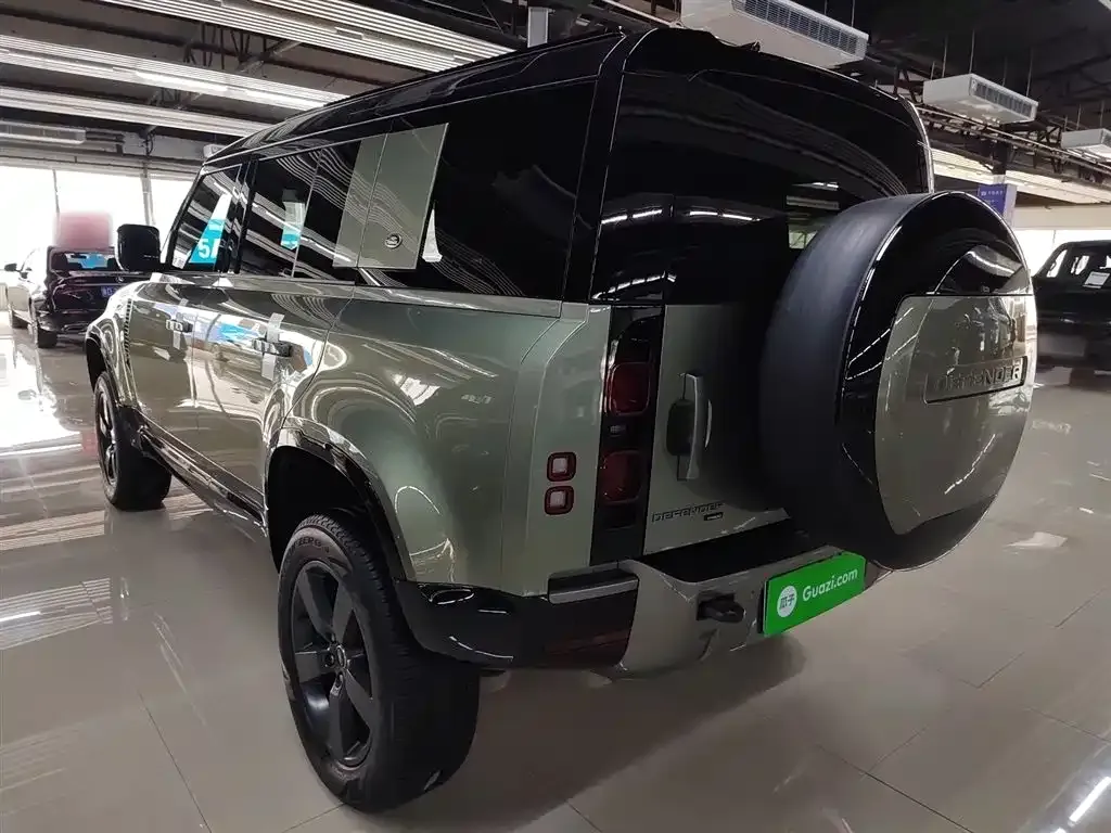 Land Rover Defender — фото 9