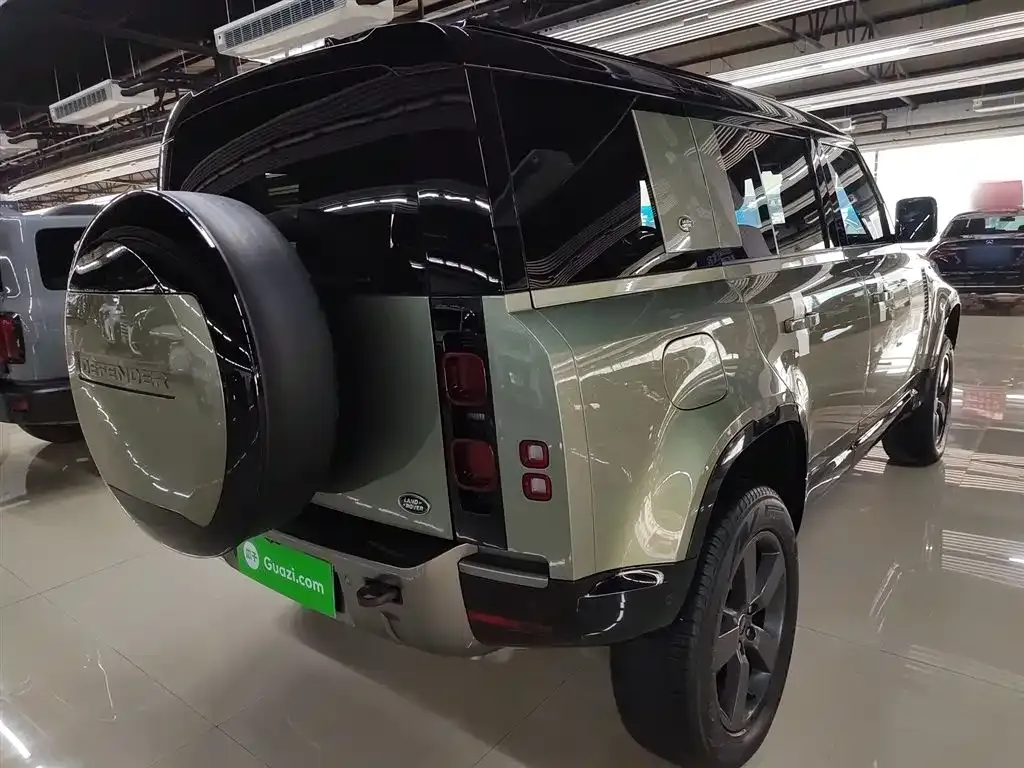 Land Rover Defender — фото 7