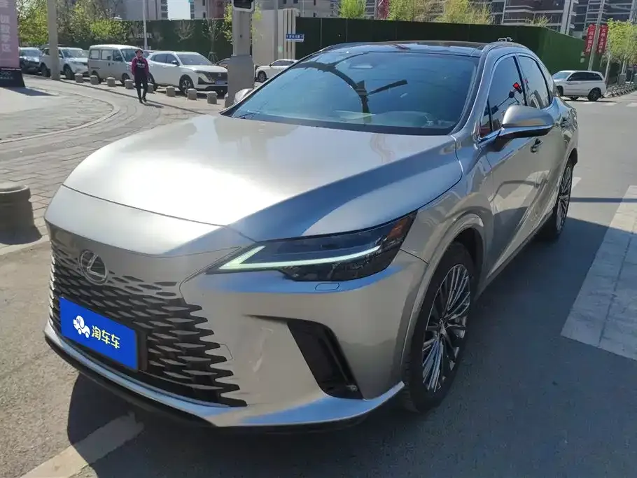 Lexus RX — фото 1