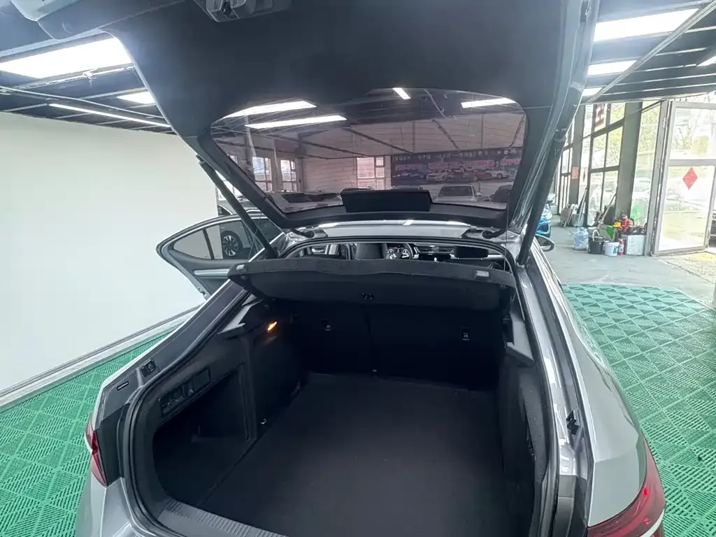 Skoda Superb 2023 из CN, фото 3