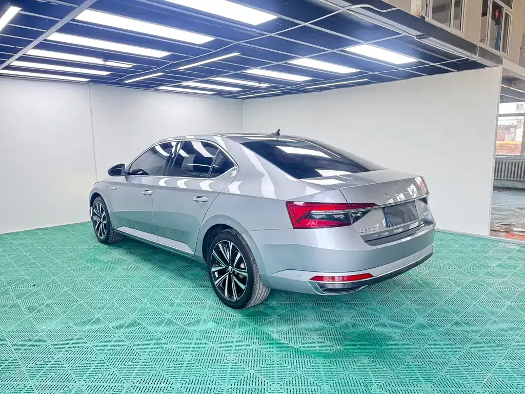 Skoda Superb 2023 из CN, фото 10