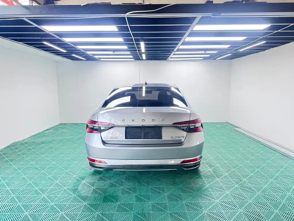 Skoda Superb 2023 из CN, фото 4