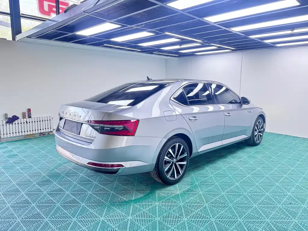 Skoda Superb 2023 из CN, фото 9