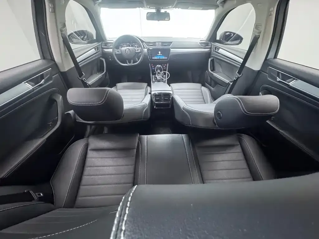 Skoda Superb 2023 из CN, фото 6