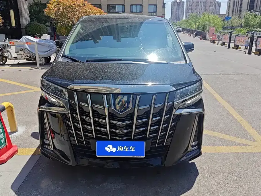 Toyota Alphard — фото 2