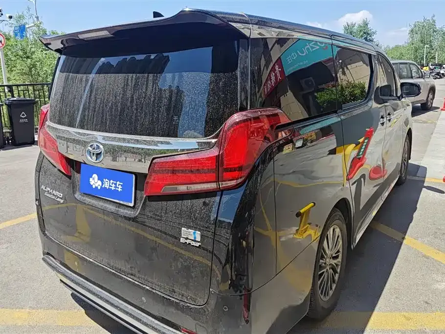 Toyota Alphard — фото 4
