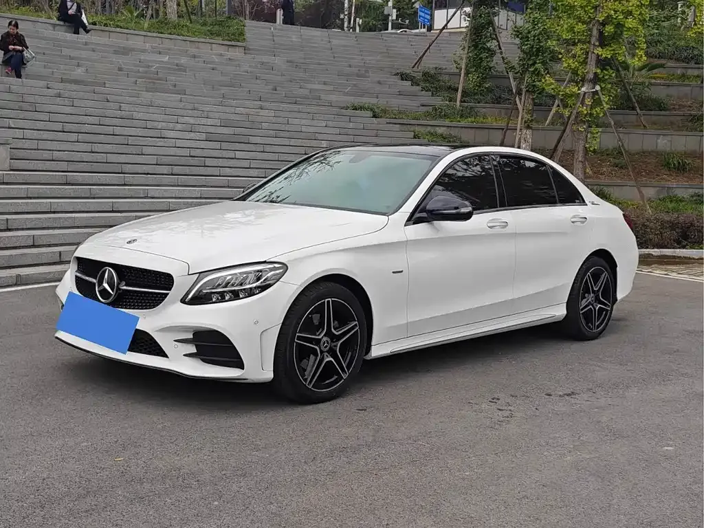 Mercedes-Benz C-Class — фото 1