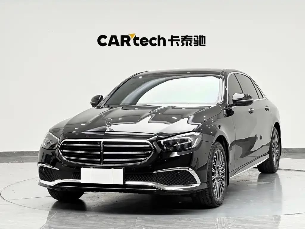 Mercedes-Benz E-Class — фото 1