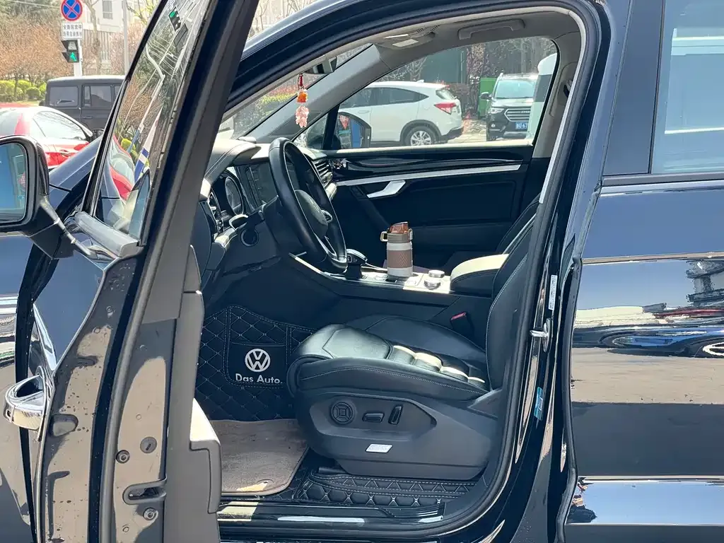 Volkswagen Touareg 2021 из CN, фото 9