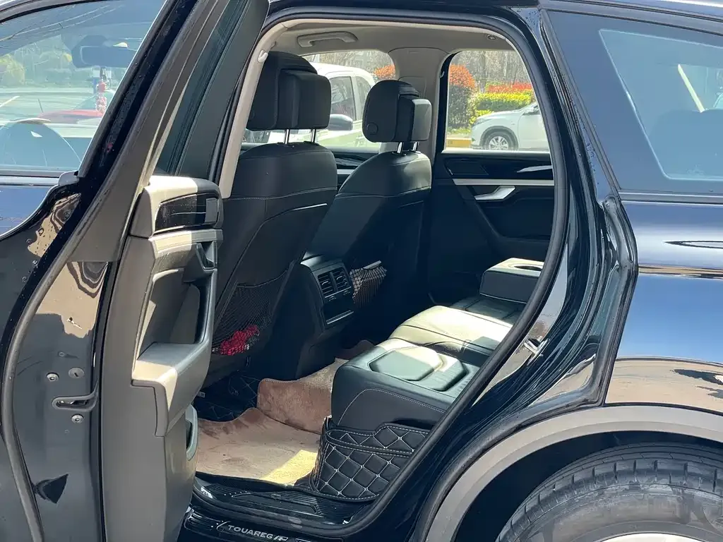 Volkswagen Touareg 2021 из CN, фото 2