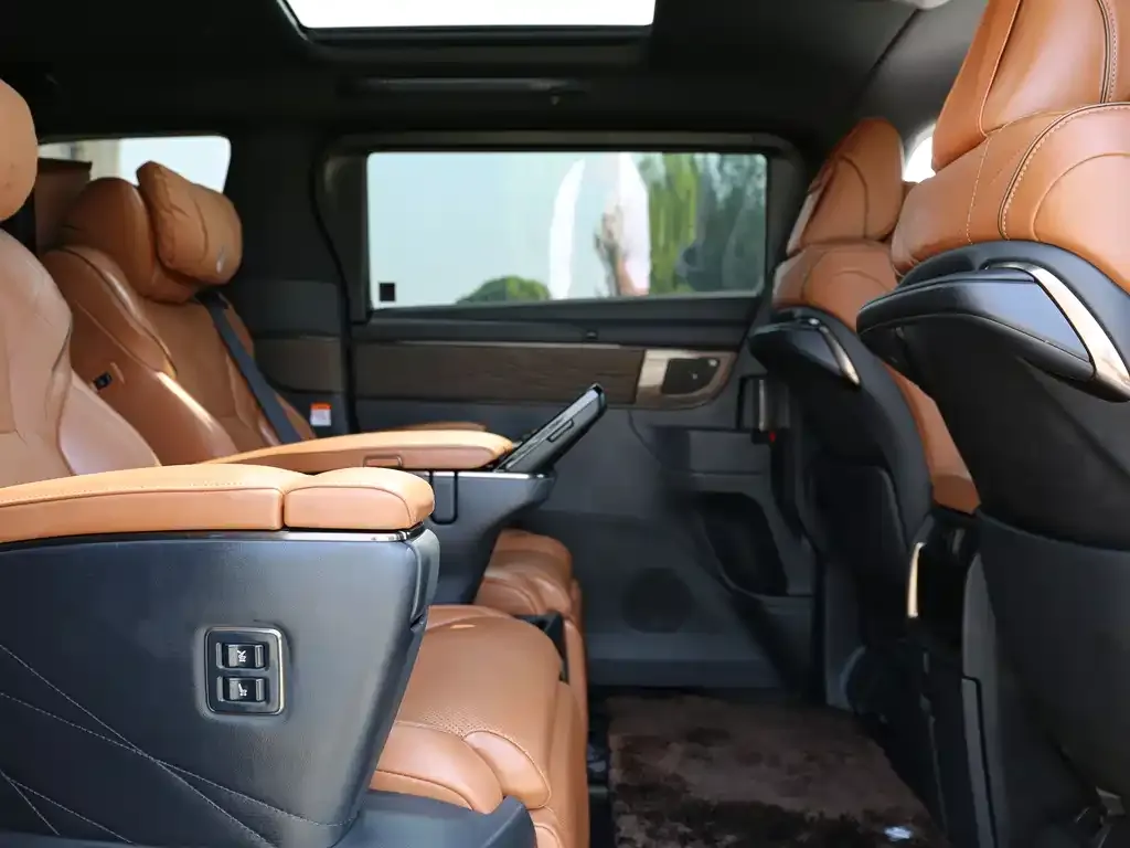 Toyota Alphard 2025 из CN, фото 2