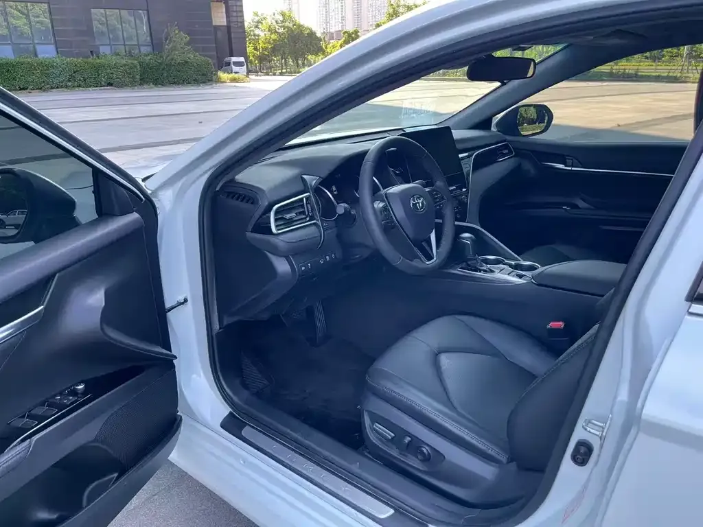 Toyota Camry 2022 из CN, фото 3