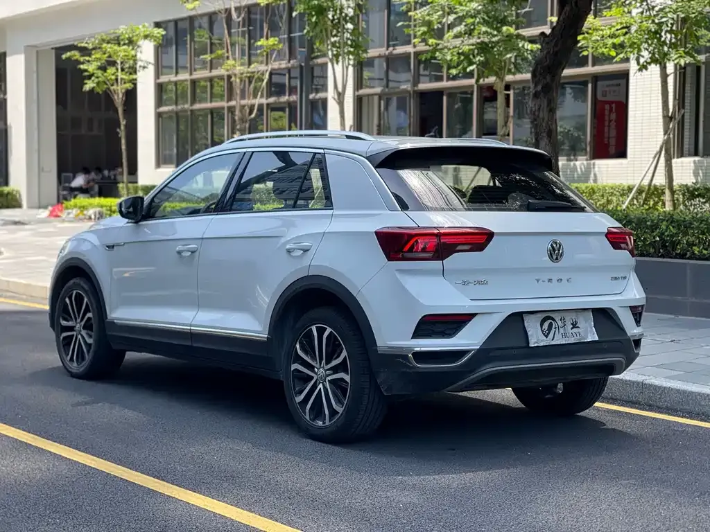 Volkswagen T-Roc — фото 3