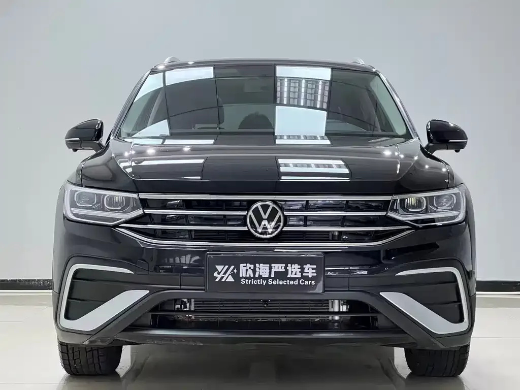 Volkswagen Tiguan L — фото 2