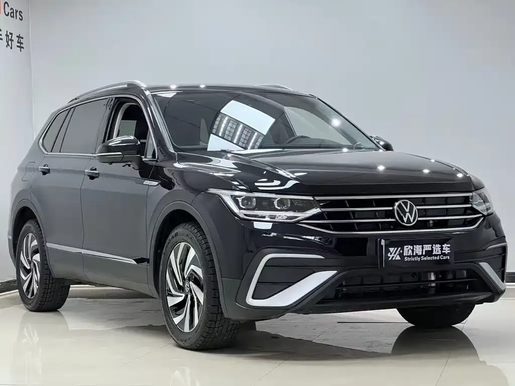 Volkswagen Tiguan L — фото 5