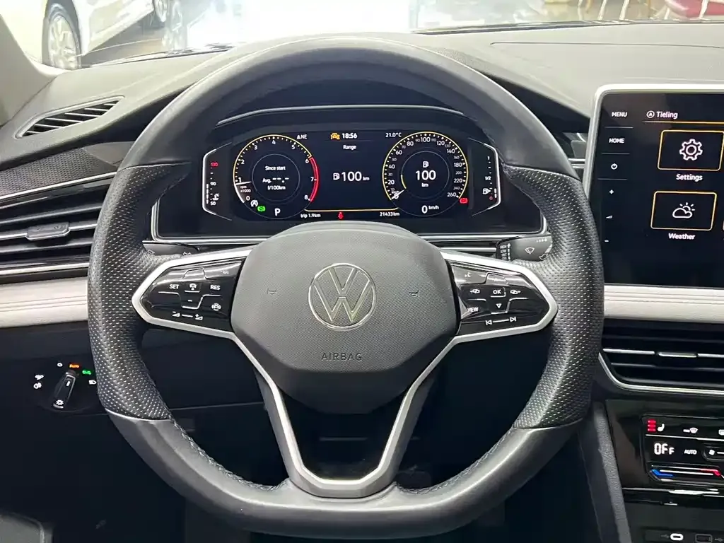 Volkswagen Tiguan L — фото 9