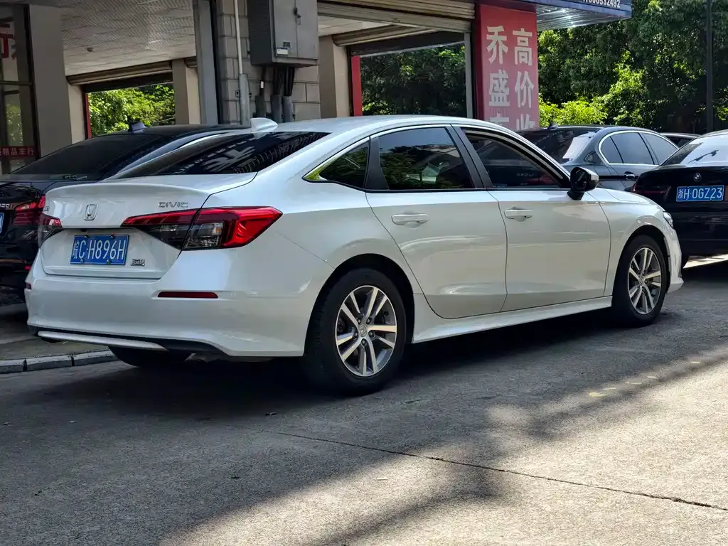 Honda Civic — фото 10
