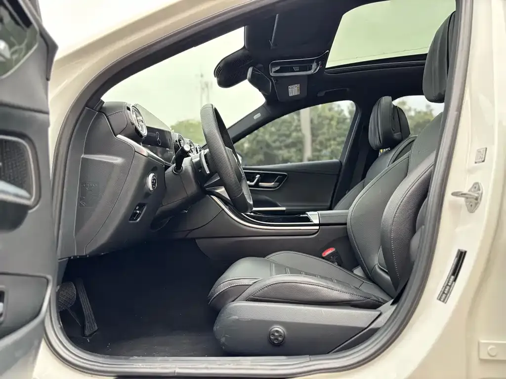 Mercedes-Benz C-Class 2023 из CN, фото 2