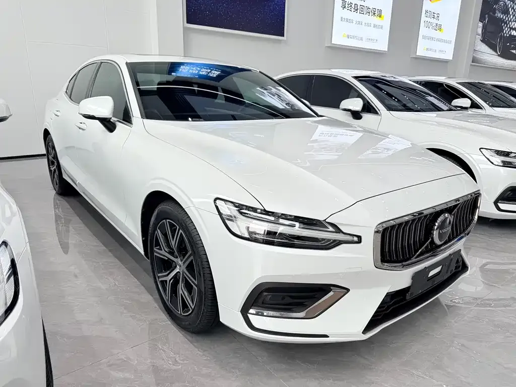 Volvo S60 2022 из CN, фото 10