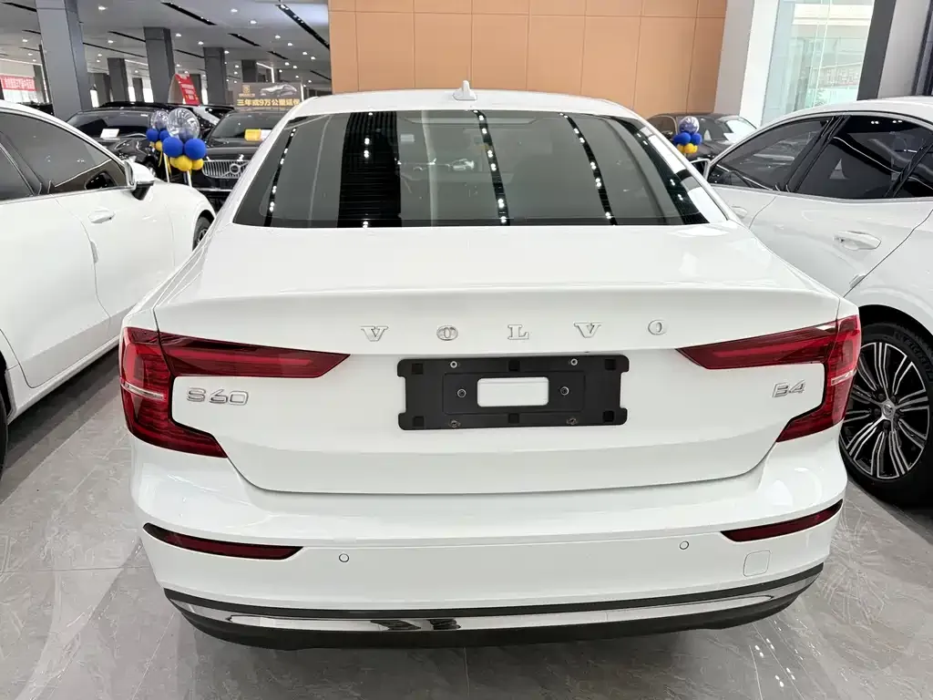 Volvo S60 2022 из CN, фото 3