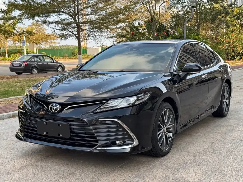 Toyota Camry — фото 10