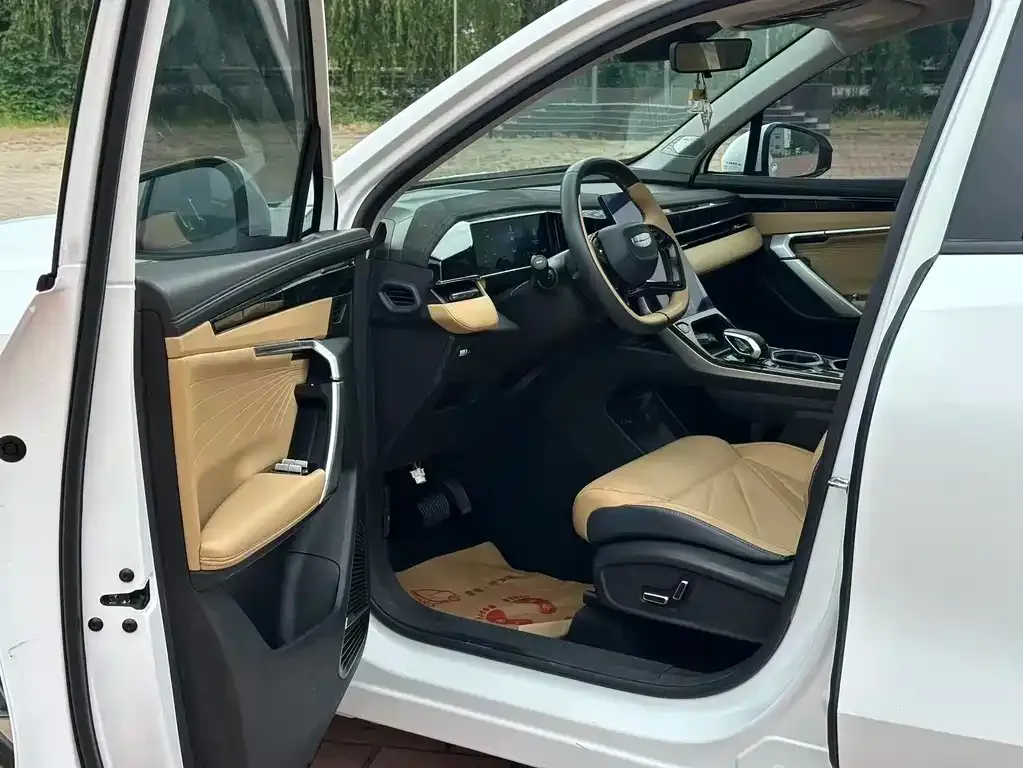 Geely Boyue L 2024 из CN, фото 3