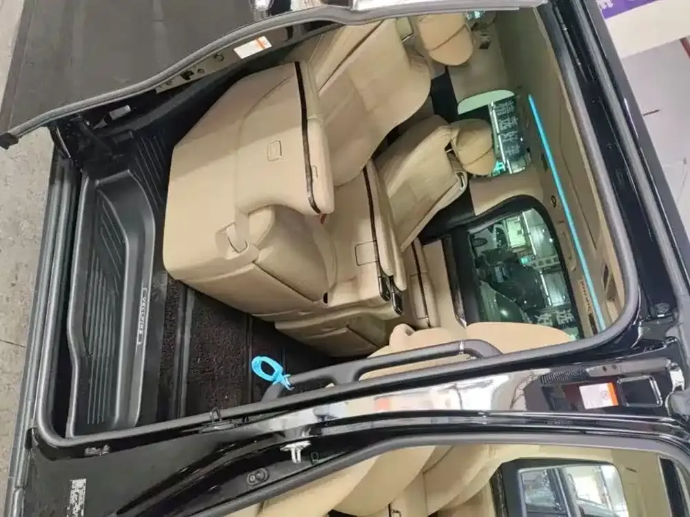 Toyota Vellfire 2021 из CN, фото 2