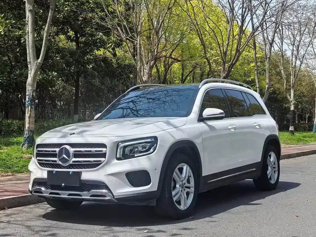 Mercedes-Benz GLB — фото 1