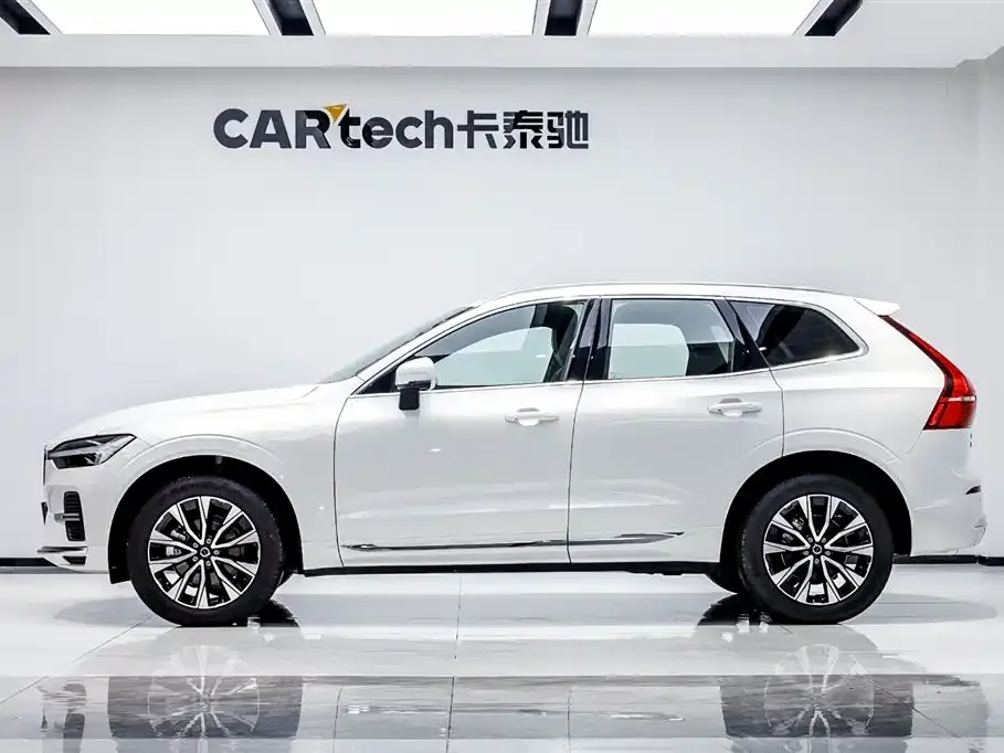 Volvo XC60 — фото 9