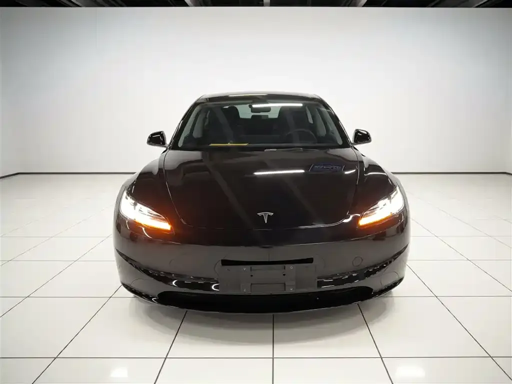 Tesla Model 3 — фото 6