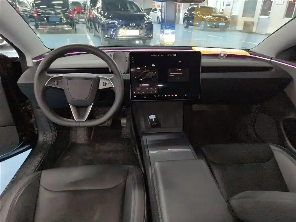 Tesla Model 3 — фото 3