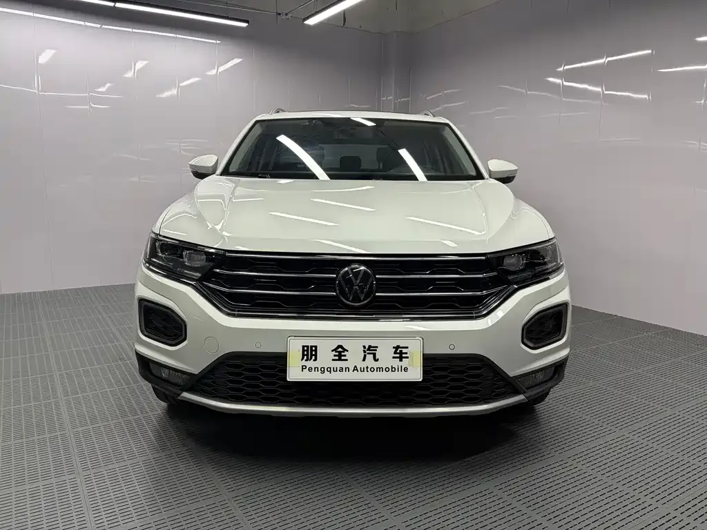 Volkswagen T-Roc — фото 9