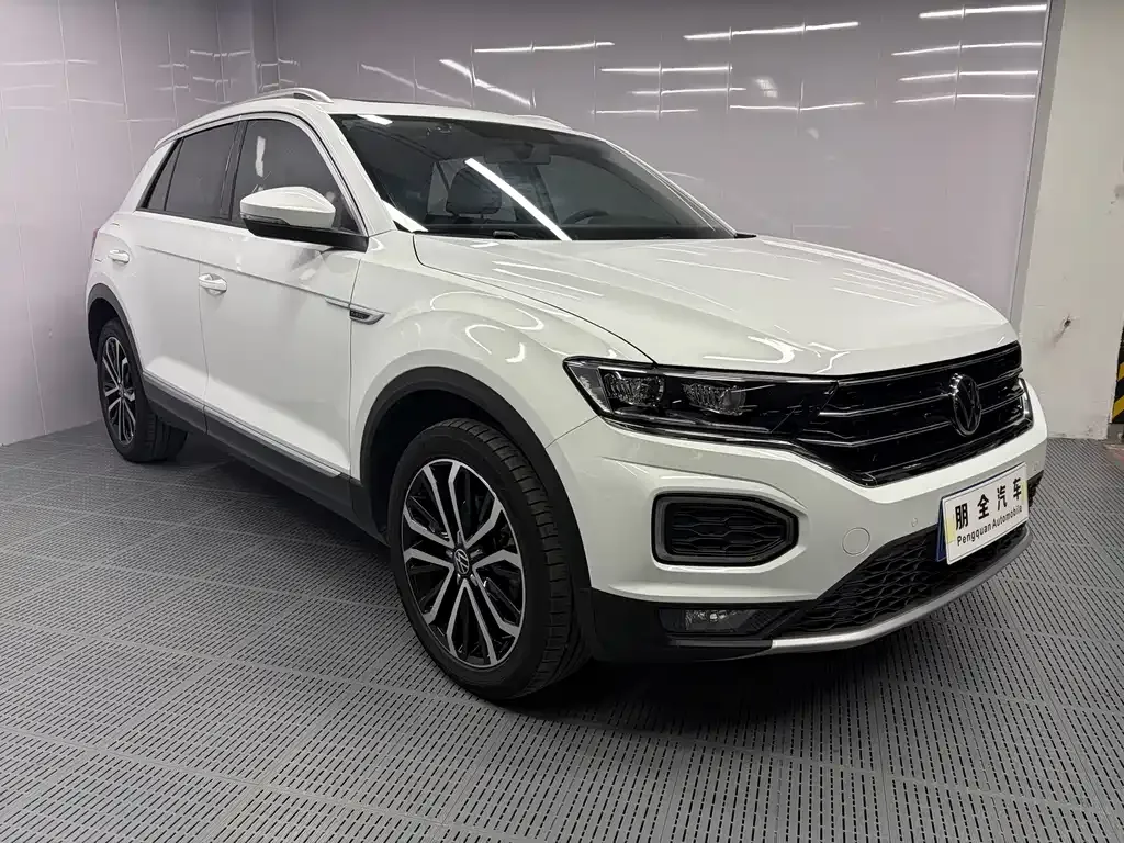 Volkswagen T-Roc — фото 10
