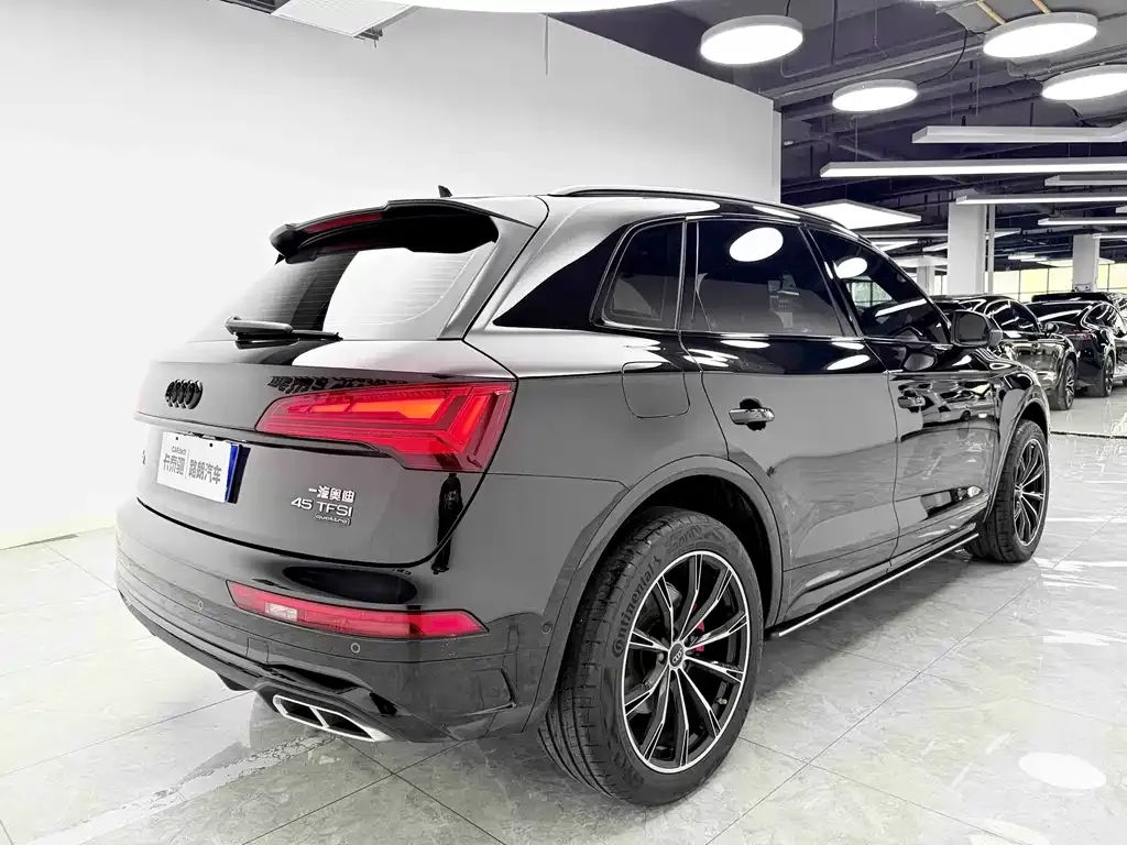 Audi Q5L — фото 4