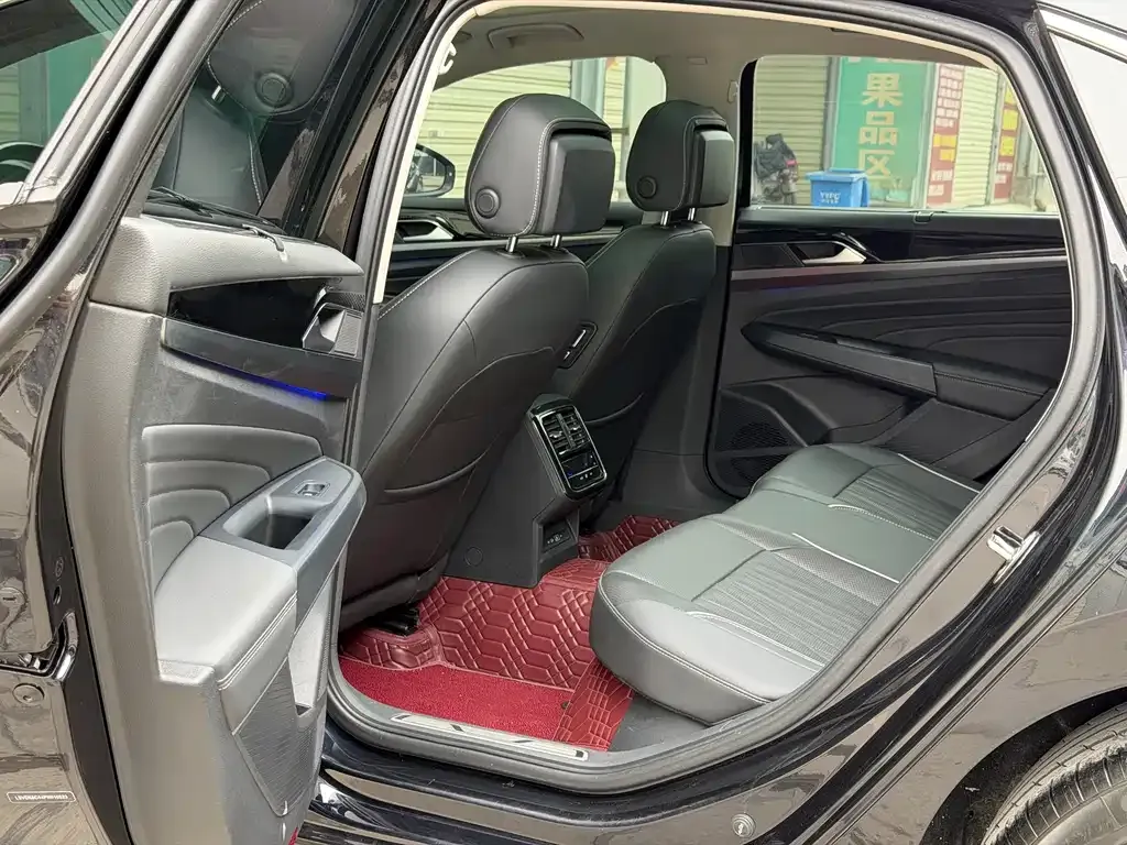 Volkswagen Passat — фото 7