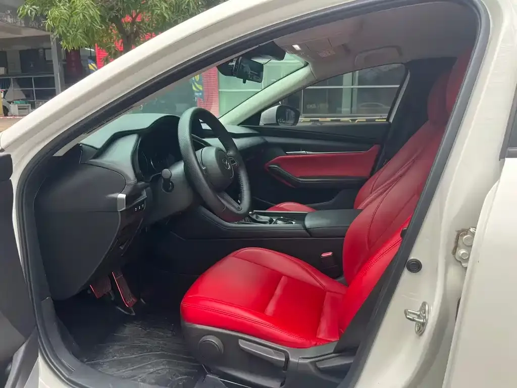Mazda 3 Axela 2022 из CN, фото 3
