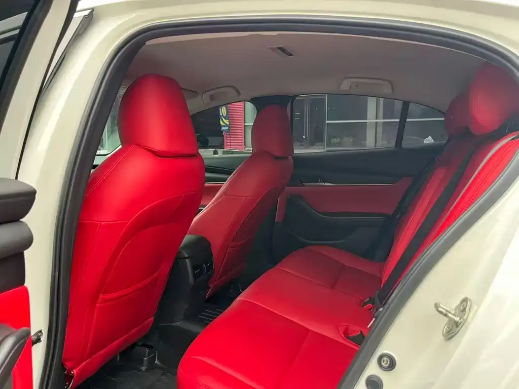 Mazda 3 Axela 2022 из CN, фото 2