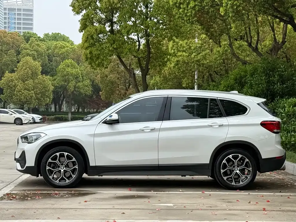 BMW X1 — фото 9