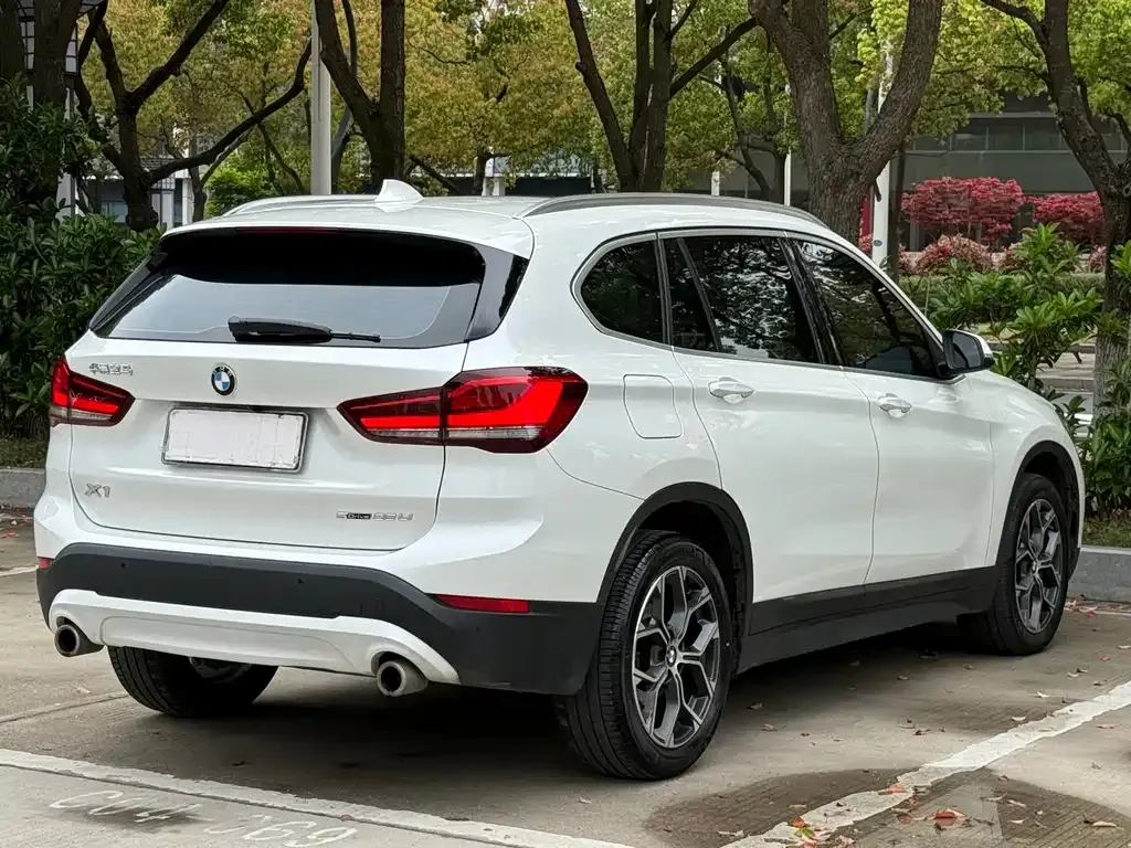 BMW X1 — фото 8