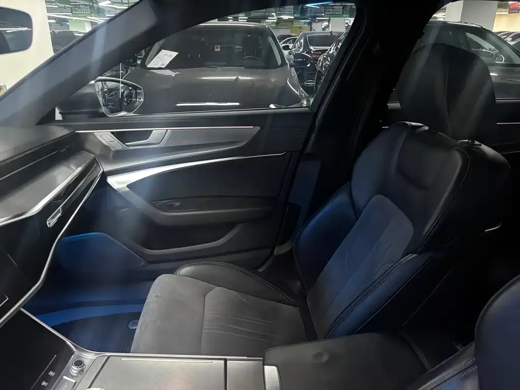 Audi A6L 2023 из CN, фото 10