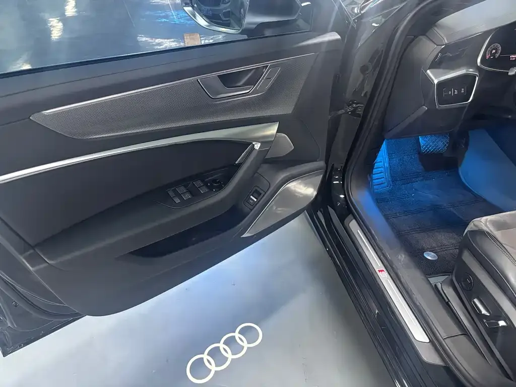 Audi A6L 2023 из CN, фото 6