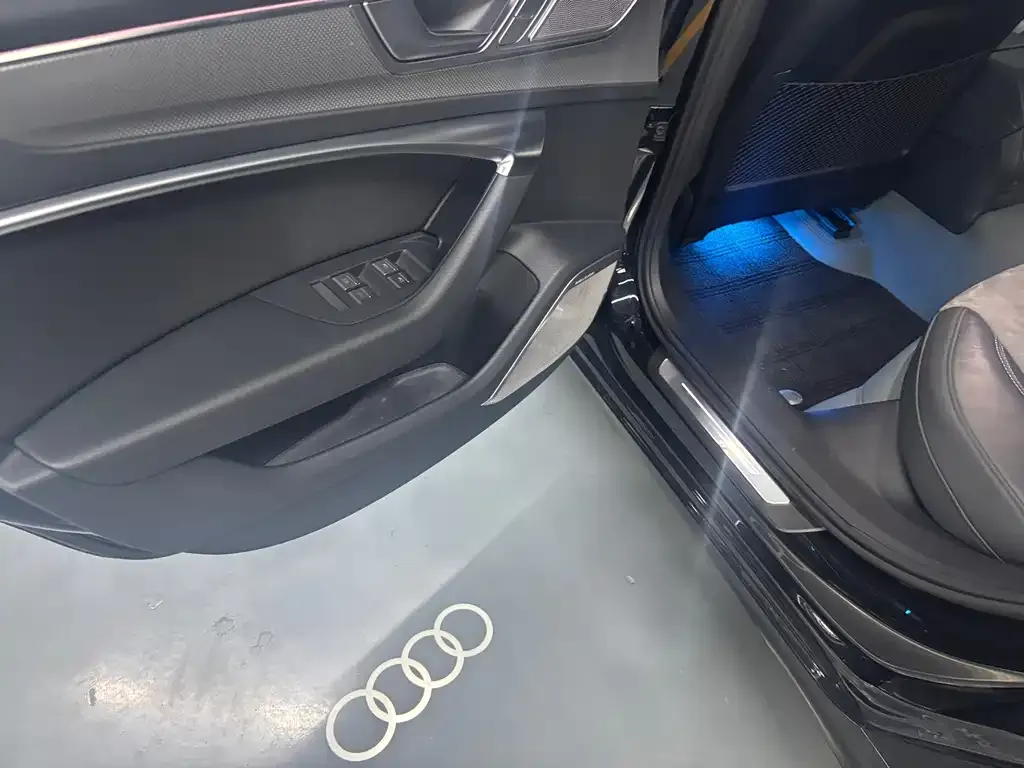 Audi A6L 2023 из CN, фото 3
