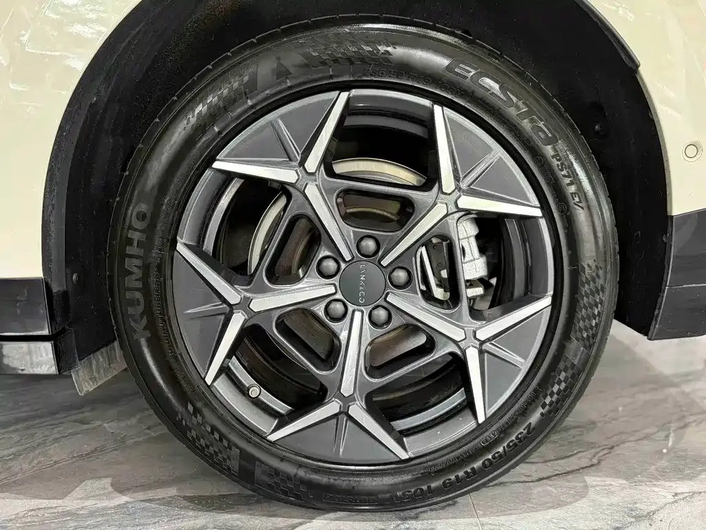 Lynk & Co Z20 2025 из CN, фото 10
