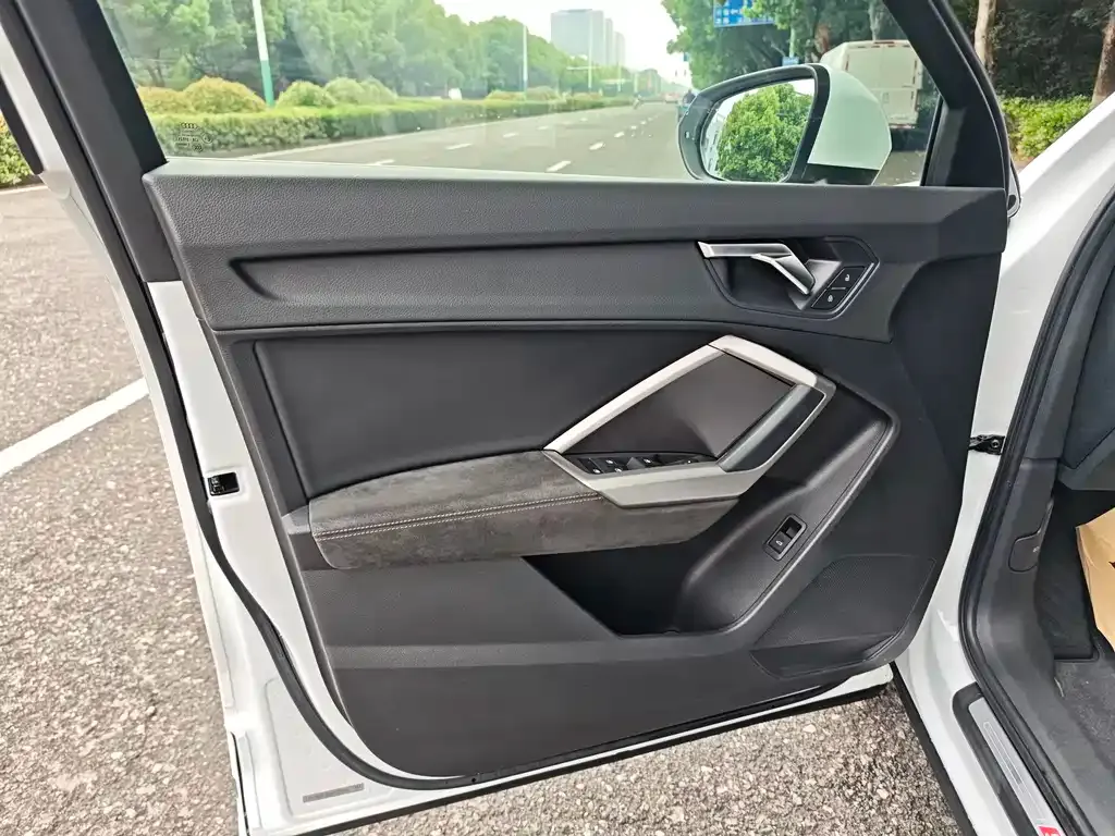 Audi Q3 2021 из CN, фото 6