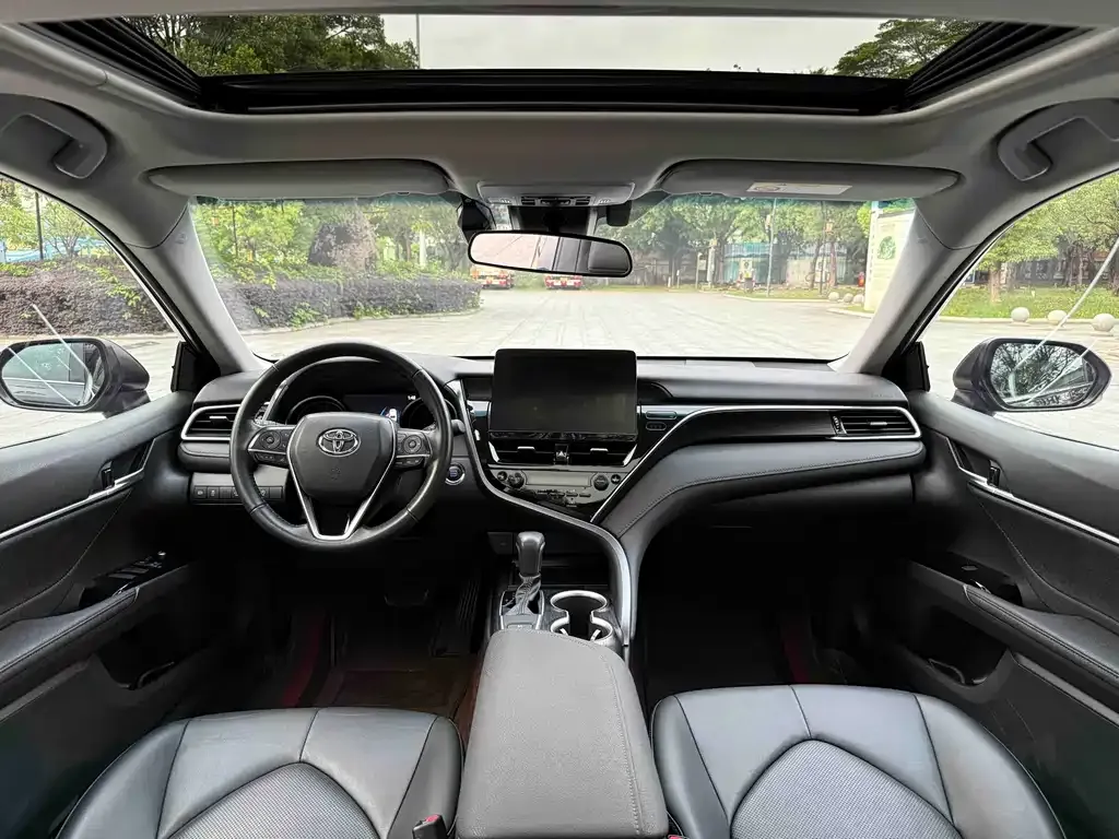 Toyota Camry 2023 из CN, фото 8