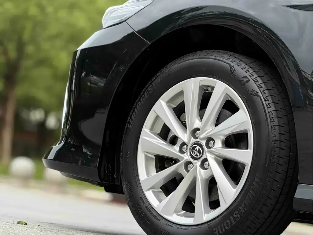 Toyota Camry 2023 из CN, фото 3