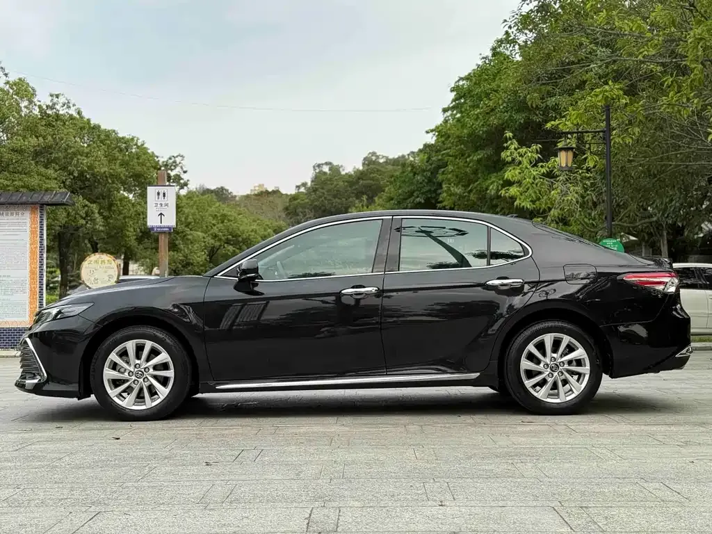 Toyota Camry 2023 из CN, фото 9
