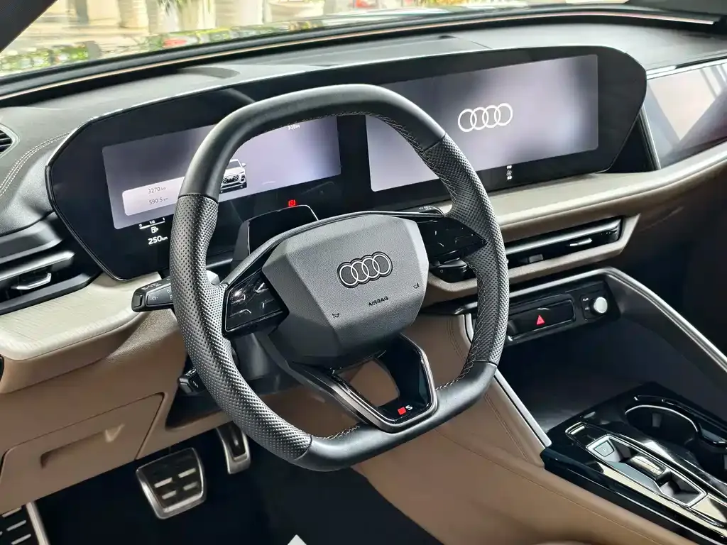 Audi Q5L — фото 3