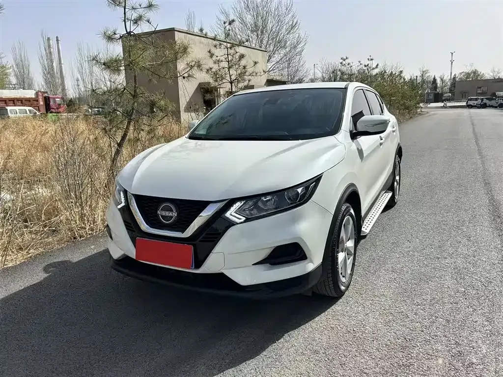 Nissan Qashqai — фото 1