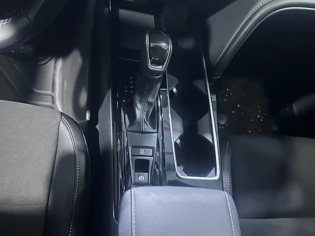 Toyota Camry 2024 из CN, фото 2